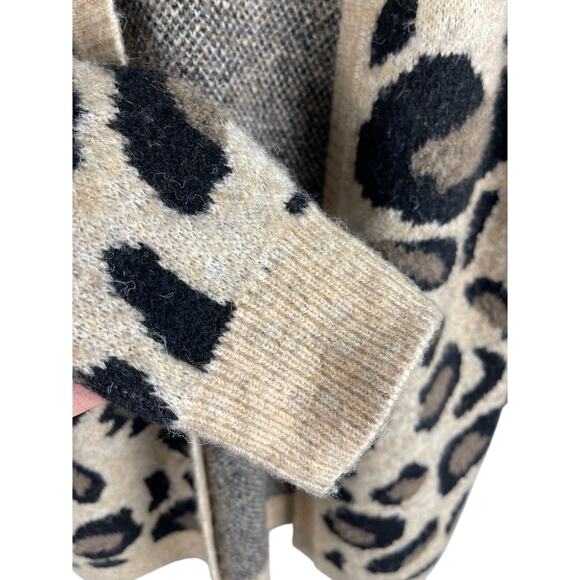 AQUA Long Length Cozy Animal Print Open Cardigan with Stretch Size Large - Picture 12 of 12
